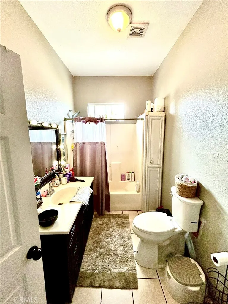 8709 Belmont, Bellflower, California 90706 home-pic-5